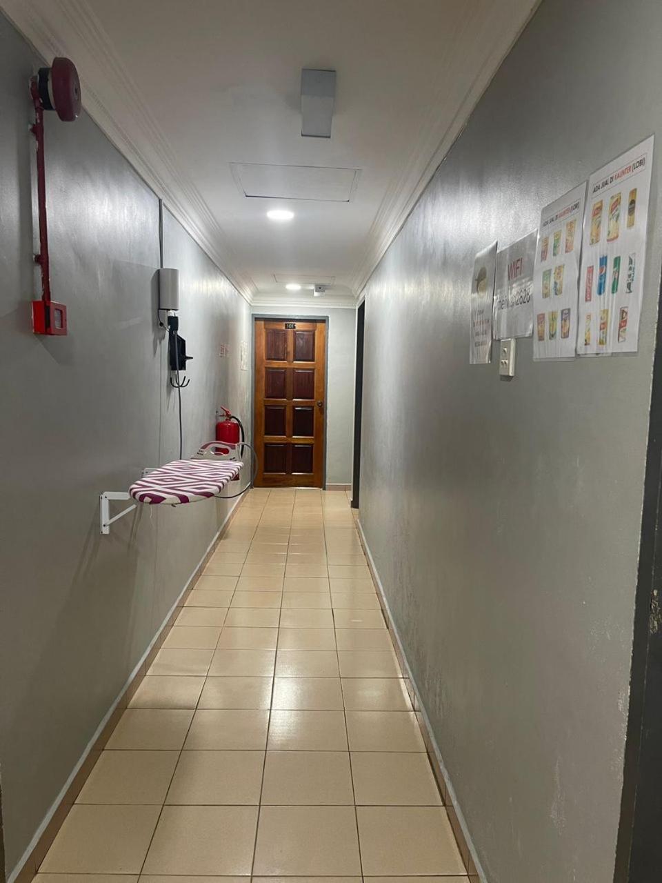 Oyo 90914 Hotel Mei Wah Kampong Selanchor Esterno foto