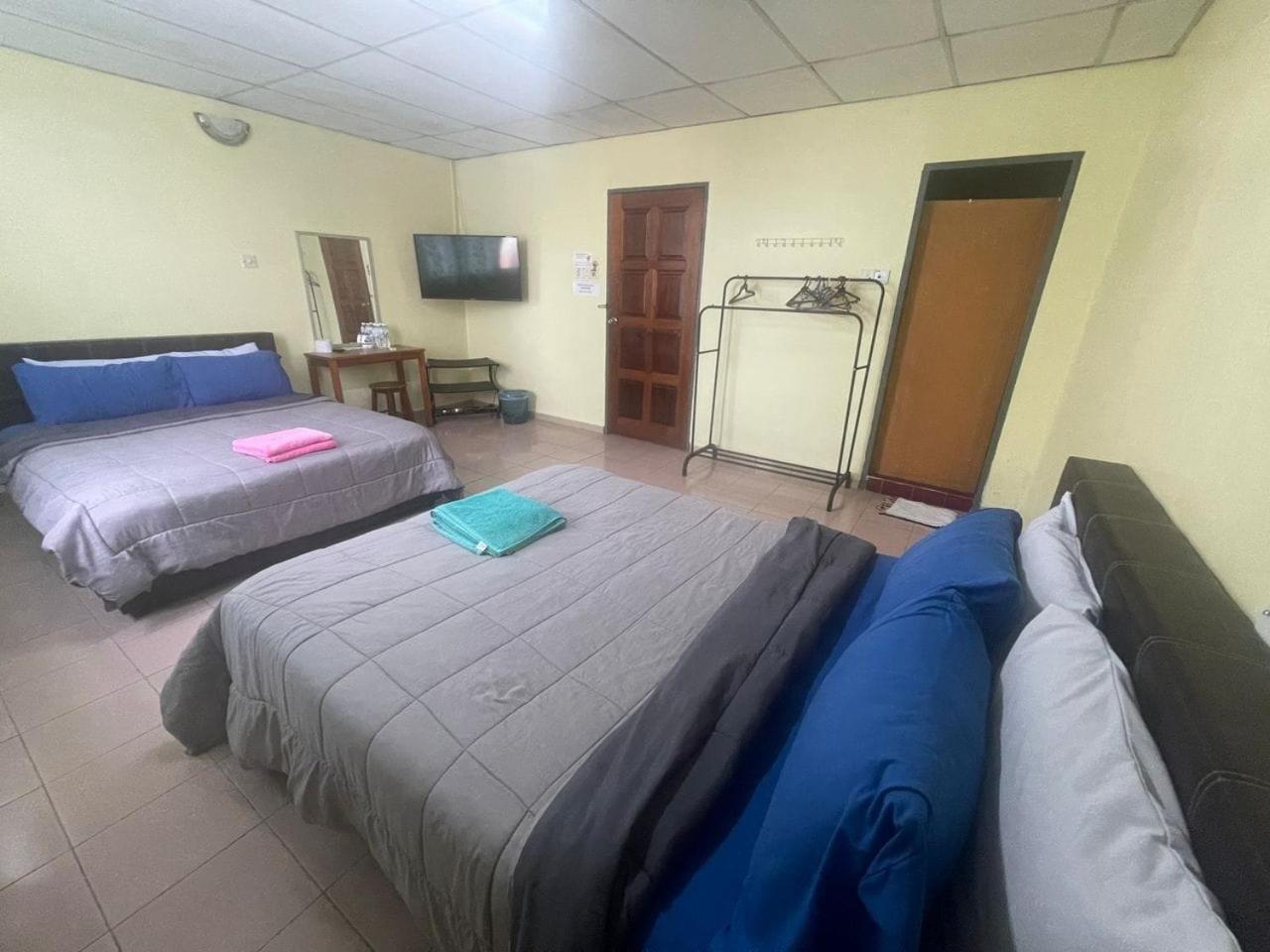 Oyo 90914 Hotel Mei Wah Kampong Selanchor Esterno foto
