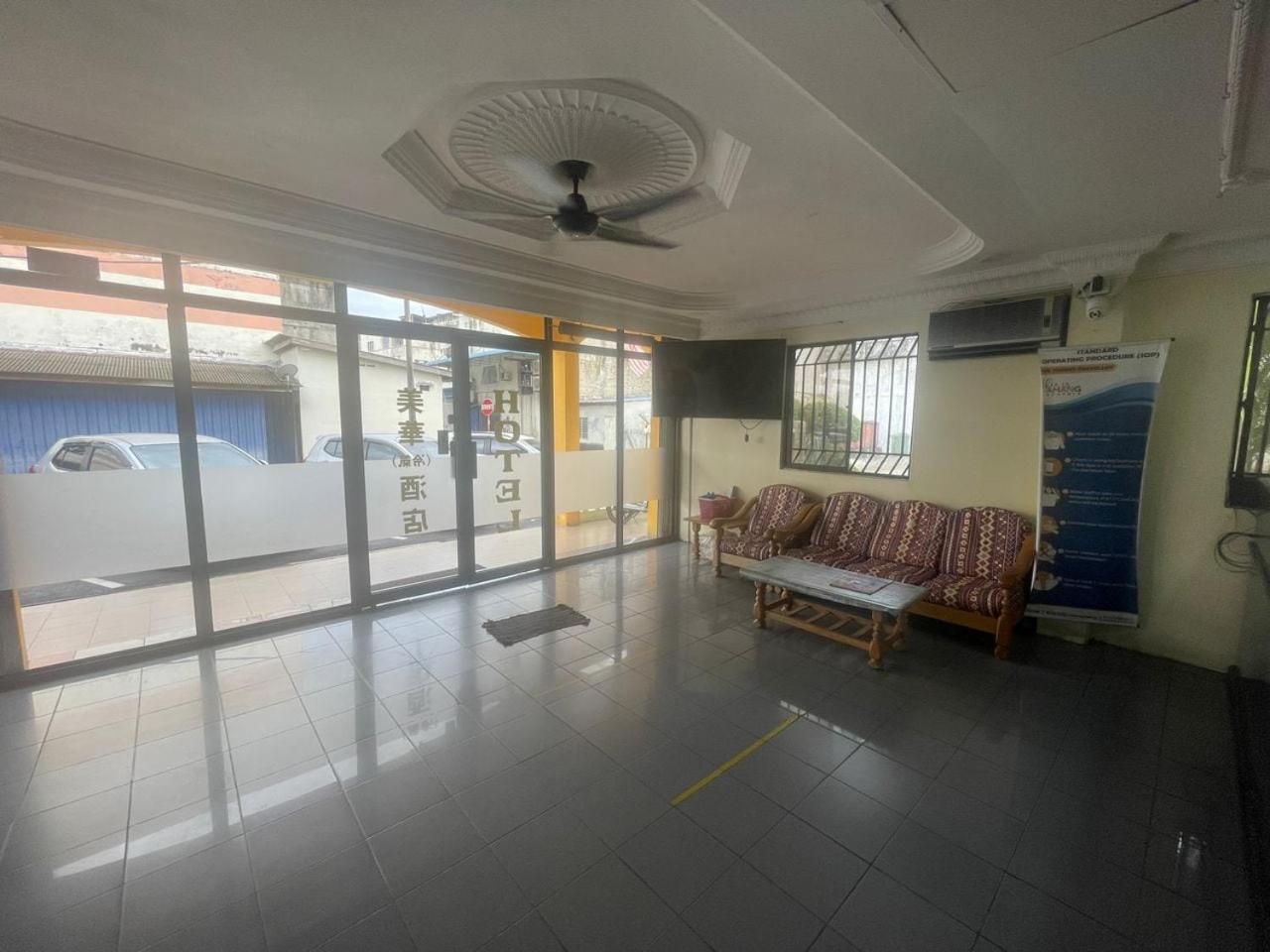 Oyo 90914 Hotel Mei Wah Kampong Selanchor Esterno foto